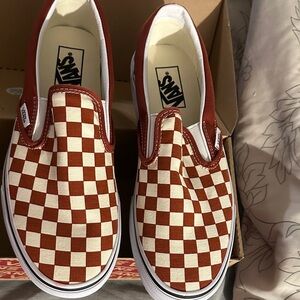Vans Men’s size 8.5 maroon and cream Checkerboard minor markings like new